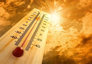 Greece Faces First Major Heatwave of the Year as Temperatures Approach 43°C