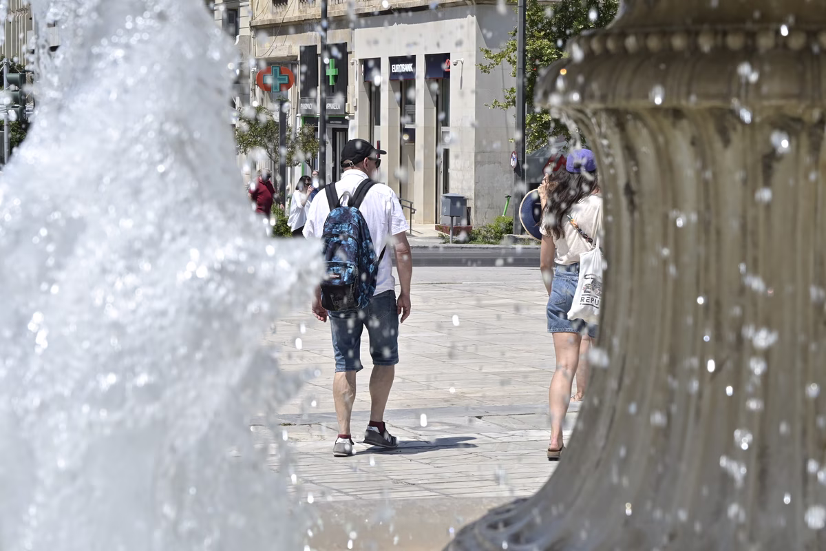 Καιρός: Κυριακή και Δευτέρα η μεγαλύτερη θερμική επιβάρυνση – Η τάση για Αθήνα και Θεσσαλονίκη μέχρι το τέλος του μήνα