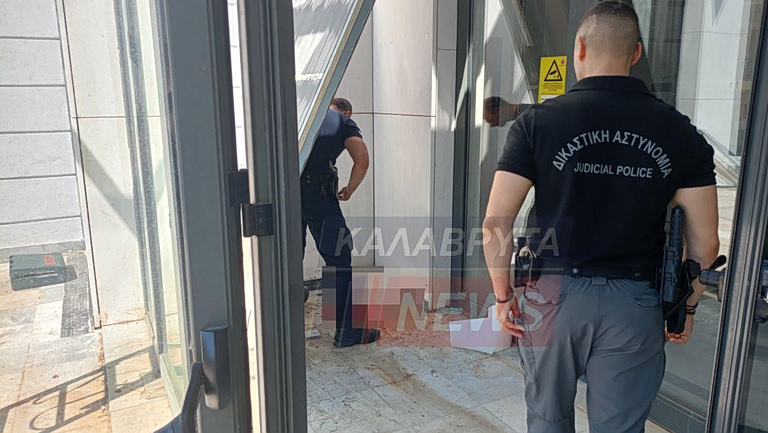 Καλάβρυτα: Εργατικό ατύχημα στο Δικαστικό Μέγαρο – Στο νοσοκομείο σοβαρά τραυματισμένος 45χρονος