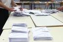 Δημοσκόπηση: «Πατάει γκάζι» η ΕΛΑΣ και μειώνει την απόσταση από τη ΝΔ – Οι πρόωρες εκλογές «κερδίζουν»