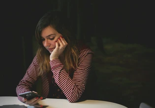 Parasocial breakup: Το τέλος της «σχέσης» μας με ένα influencer θυμίζει χωρισμό;