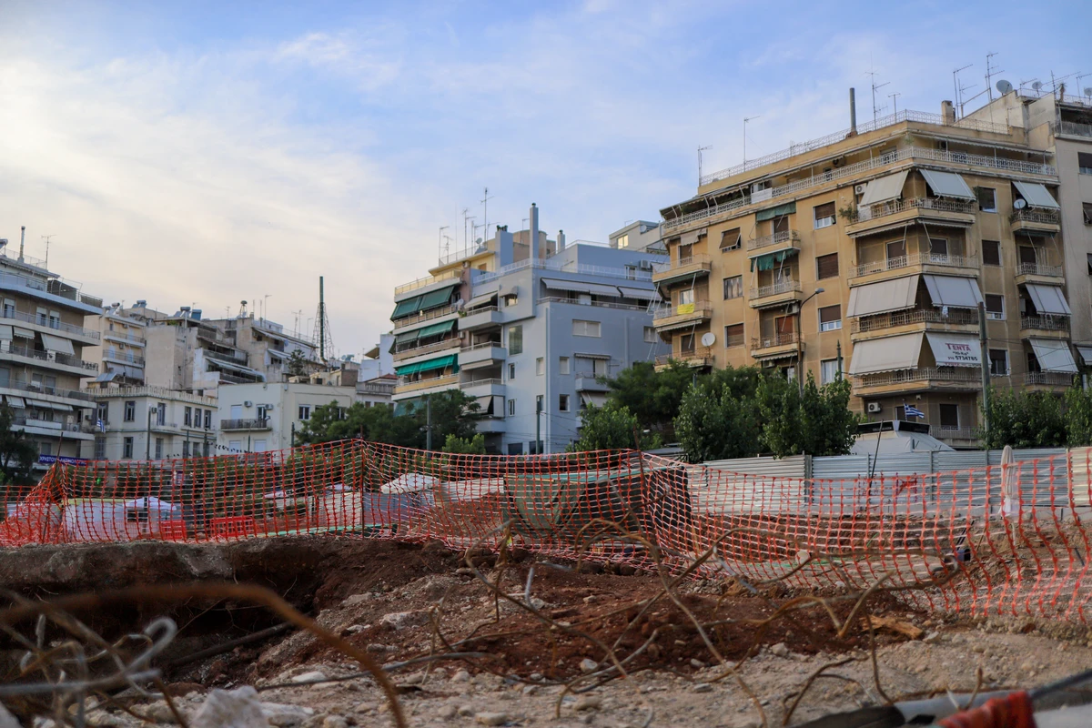 Κυψέλη: Κραυγή αγωνίας από κατοίκους για τις ρωγμές – Κανένα πρόβλημα στατικής επάρκειας απαντά η Ελληνικό Μετρό