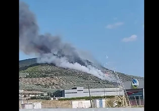 Φωτιά στο Σπαθοβούνι Κορινθίας κοντά στα διόδια της εθνικής οδού