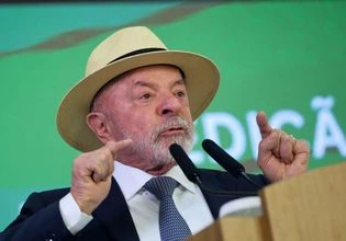Βραζιλία: Η κυβέρνηση δεν θα «κάτσει να κλάψει», δηλώνει ο Λούλα για τους επιπλέον δασμούς του Τραμπ