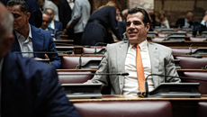 Γραφειοκρατικό μπλόκο στις αιτήσεις για Άσυλο, στραβά μάτια από την Κομισιόν για το δόγμα Πλεύρη
