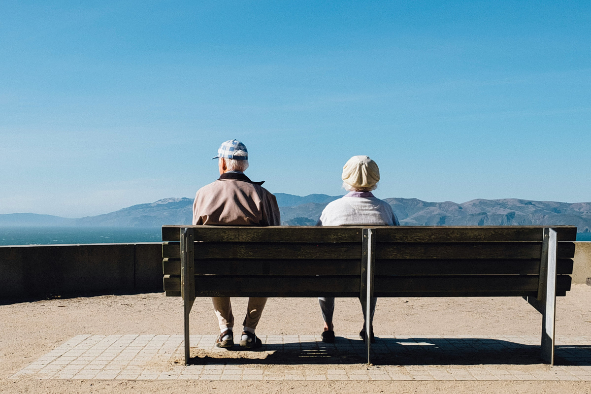 Η άνοδος των «γκρι διαζυγίων»: Γιατί οι Baby Boomers αφήνουν πίσω το «μέχρι να μας χωρίσει ο θάνατος»