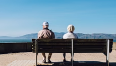 Η άνοδος των «γκρι διαζυγίων»: Γιατί οι Baby Boomers αφήνουν πίσω το «μέχρι να μας χωρίσει ο θάνατος»
