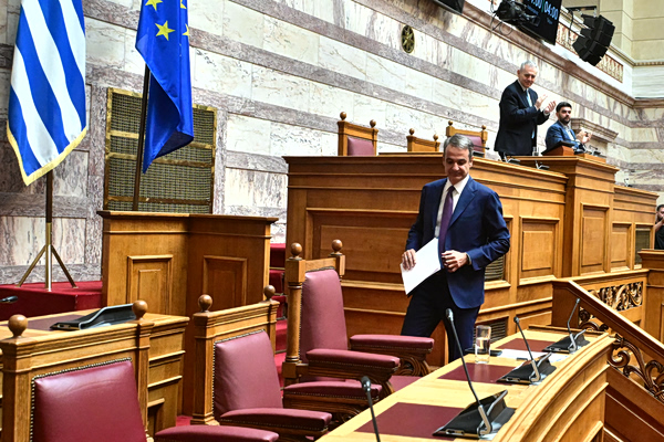 Βολές σε Μητσοτάκη από ΣΥΡΙΖΑ και ΚΚΕ – «Αριστεία στην ανευθυνότητα»