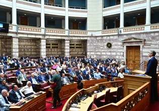 ΟΠΕΚΕΠΕ: Επιμένει η κυβέρνηση στις αιχμές στην Ευρωπαϊκή Εισαγγελία για να βγουν λάδι
