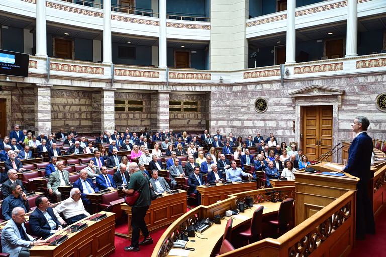 ΟΠΕΚΕΠΕ: Επιμένει η κυβέρνηση στις αιχμές στην Ευρωπαϊκή Εισαγγελία για να βγουν λάδι