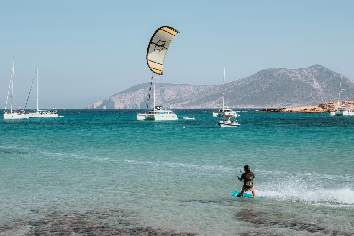 Καλοκαιρινές περιπέτειες στην Ευρώπη: Αυτά είναι τα καλύτερα μέρη για θαλάσσια σπορ – Τα ελληνικά «εξτρίμ» νησιά