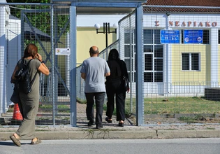 Δίκη για τα Τέμπη: «Ο σταθμάρχης είχε μηδενική προϋπηρεσία, εκτελούσε καθήκοντα μόνος για τρίτη μέρα», είπε ο συνήγορος του Β. Σαμαρά