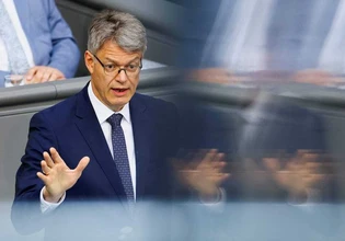 Γερμανία: Ο υπουργός Μεταφορών ζητά την απόλυσή του κάνοντας λόγο για «αναξιοπρεπή κατάσταση»