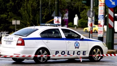 Θεσσαλονίκη: Οδηγός προσέκρουσε με το αυτοκίνητό του σε οχήματα και παρέσυρε πεζούς- Συνελήφθη 22χρονος