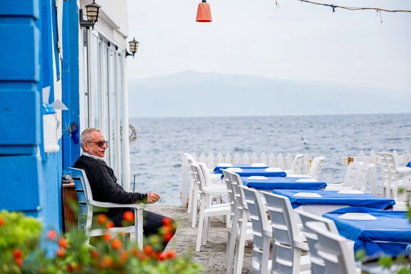 Οι άνθρωποι ζουν περισσότερο, αλλά περνούν πολλά χρόνια με προβλήματα υγείας – Τα στοιχεία για την Ελλάδα