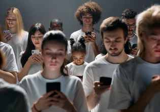 Social media: Πώς ο αλγόριθμος μας κάνει πιο εγωκεντρικούς