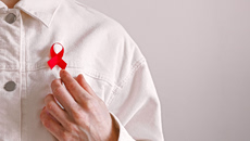 Ο αγώνας εναντίον του AIDS διατρέχει σοβαρό κίνδυνο – Οι χρηματοδοτήσεις μειώθηκαν κατά το ένα πέμπτο πέρσι