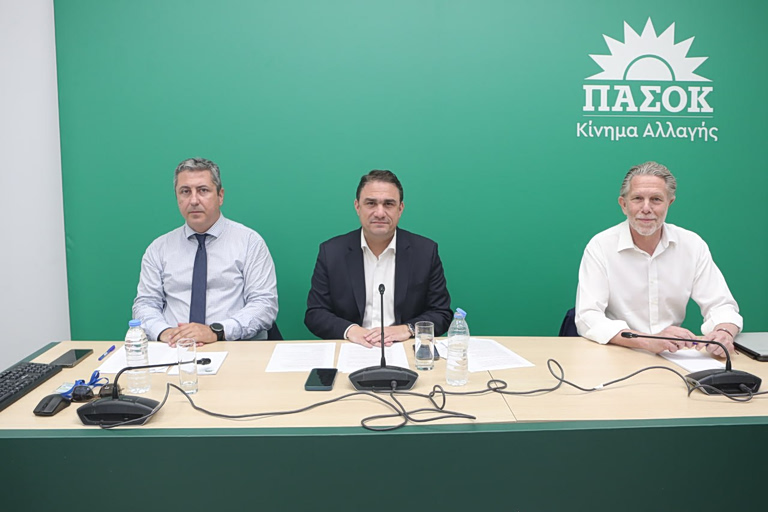 Πυρά ΠΑΣΟΚ για τη χαμένη ευκαιρία του Ταμείου Ανάκαμψης: Η κυβέρνηση είχε δεκάδες δισ. και δεν άλλαξε το παραγωγικό μοντέλο