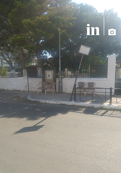 Μάτι: Στάσεις λεωφορείων στον ήλιο, στη βροχή, στη λήθη