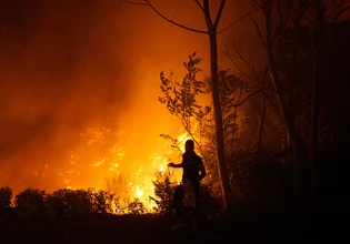 Φωτιά στο Ωραιόκαστρο: Κρίσιμη η κατάσταση στον Συνεταιρισμό Φαρμακοποιών