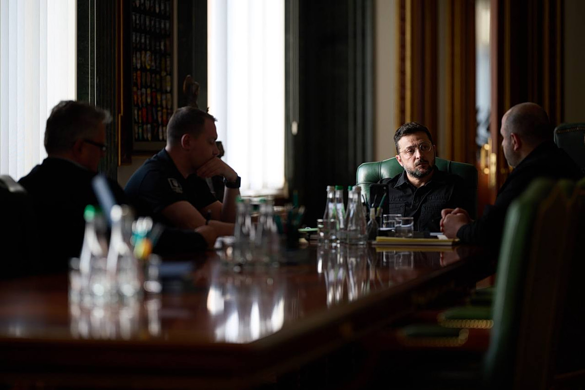 Συνομιλίες Ζελένσκι με Γουίτκοφ και Κούσνερ για την ειρήνη και με τον αμερικανό πρέσβη του ΝΑΤΟ για τον πόλεμο