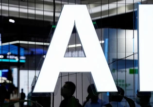 The Expla-In Project | Φταίει το ΑΙ για τις μαζικές απολύσεις στις πολυεθνικές;