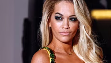 Rita Ora: Απολαμβάνει χαλαρές στιγμές στη Μύκονο
