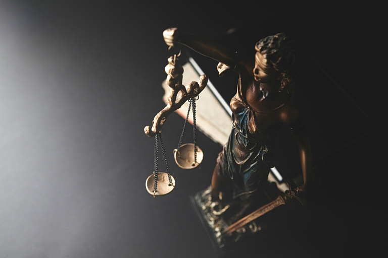 Η δικαιοσύνη στην Ευρώπη είναι... γένους θηλυκού - Το παράδειγμα της Ελλάδας