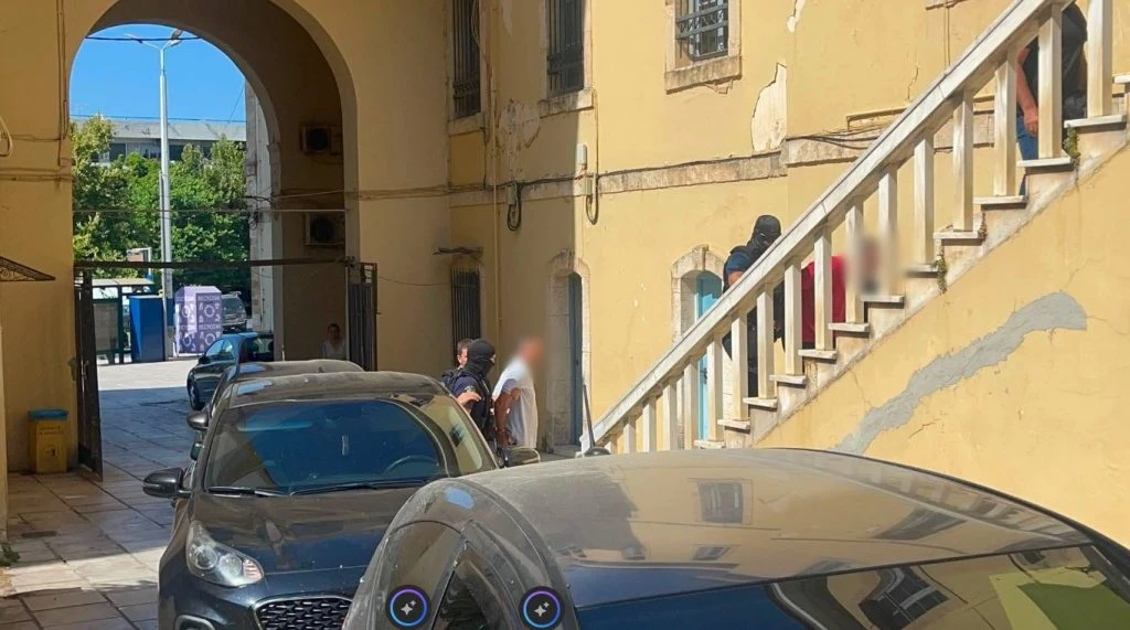 Κύκλωμα διαφθοράς στην Κρήτη – Συνελήφθησαν ο ιατροδικαστής Χανίων και τοξικολόγος για δωροληψία