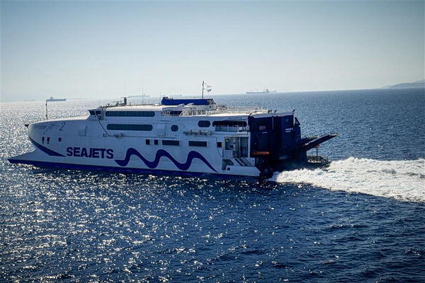 Από το Λαύριο τα δρομολόγια της SEAJETS λόγω της απεργίας στη Ραφήνα