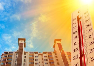 Κλιματική κρίση: Θερινή ενεργειακή φτώχεια στην Ελλάδα – Τα σπίτια μετατρέπονται σε θερμικές παγίδες