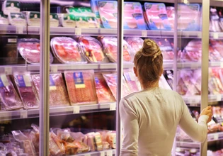 Πολιτική αντιπαράθεση για την ακρίβεια – Η κυβέρνηση έχει αποτύχει στην οικονομία, λέει η αντιπολίτευση