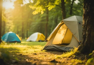 Camping με την παρέα; Τα απαραίτητα για μια αξέχαστη εξόρμηση