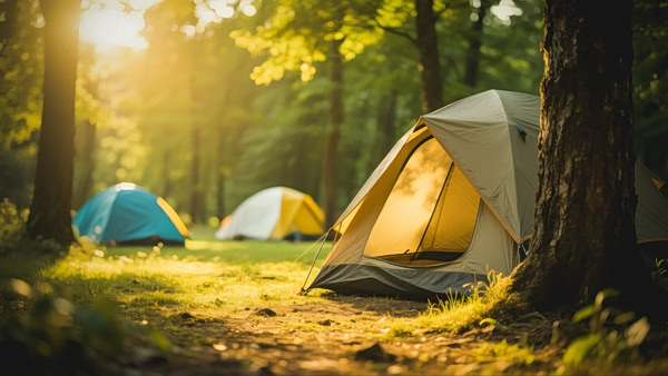 Camping με την παρέα; Τα απαραίτητα για μια αξέχαστη εξόρμηση