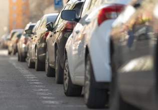 Γιατί γίνεται όλο και πιο δύσκολο να βρεις πάρκινγκ; Μία έρευνα δίνει την απάντηση