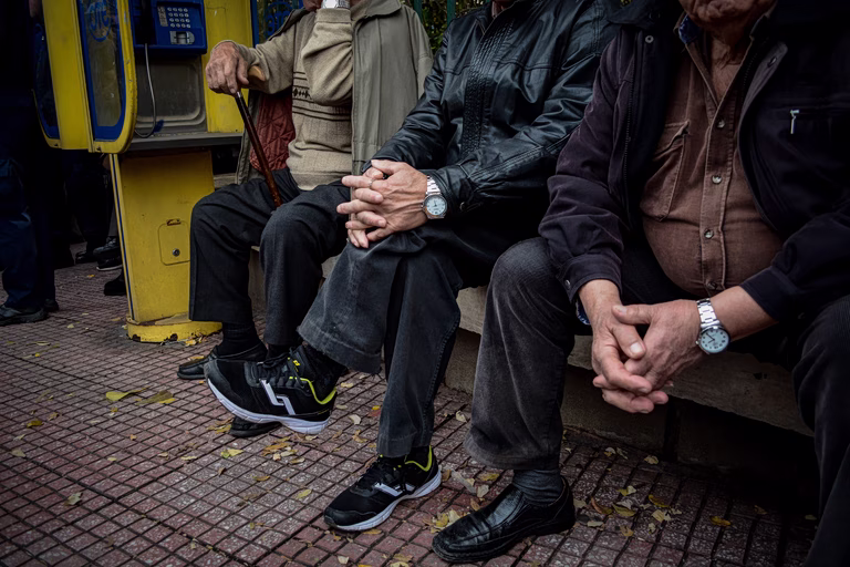 ΙΟΒΕ: Ο πληθωρισμός «κατάπιε» τις αυξήσεις των συντάξεων - Οι ονομαστικές αυξήσεις εξανεμίστηκαν στην πράξη