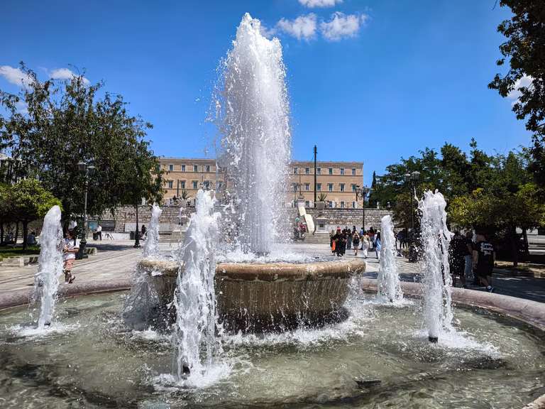 ΚΕΠΕ: Η ελληνική εξέλιξη του επιπέδου ευτυχίας - Επτά χρόνια στασιμότητας