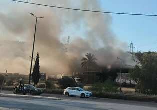 Έκρηξη και μεγάλη φωτιά στον Σκαραμαγκά