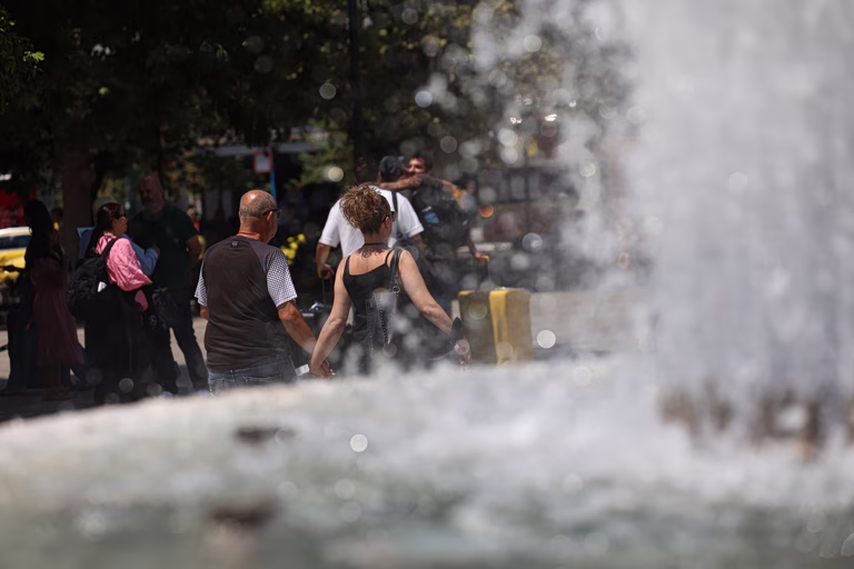 Καιρός: Για «θερμό επεισόδιο με χαρακτηριστικά καύσωνα» προειδοποιεί ο Κολυδάς – Πού και πότε θα δούμε τις υψηλότερες θερμοκρασίες