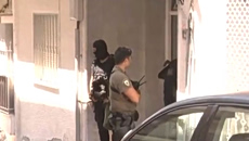 Έρευνα της Αντιτρομοκρατικής στο σπίτι του τέταρτου συλληφθέντα για τη δολοφονία της Βάγιας Νέστορα