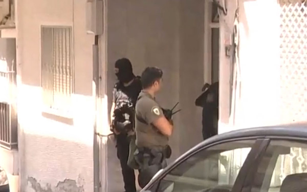 Έρευνα της Αντιτρομοκρατικής στο σπίτι του τέταρτου συλληφθέντα για τη δολοφονία της Βάγιας Νέστορα
