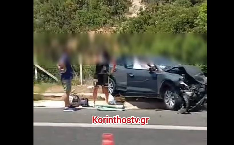Τροχαίο στην Κορίνθου – Τριπόλεως: Φορτηγό έσπασε τις μπάρες, πέρασε στο αντίθετο ρεύμα και συγκρούστηκε με ΙΧ – 3 τραυματίες