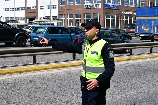 ΕΛ.ΑΣ.: Η τεράστια αλλαγή στις κλήσεις της Τροχαίας – Από το χαρτί στον ψηφιακό μετασχηματισμό