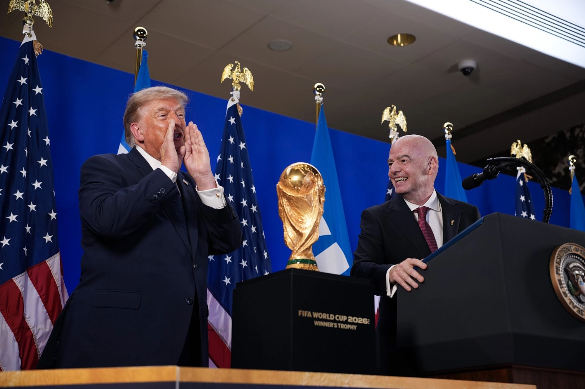 Ο Τραμπ εκθείασε τη FIFA για το σκάνδαλο Μπαλογκάν: «Ο Τζιάνι πήρε τη σωστή απόφαση»
