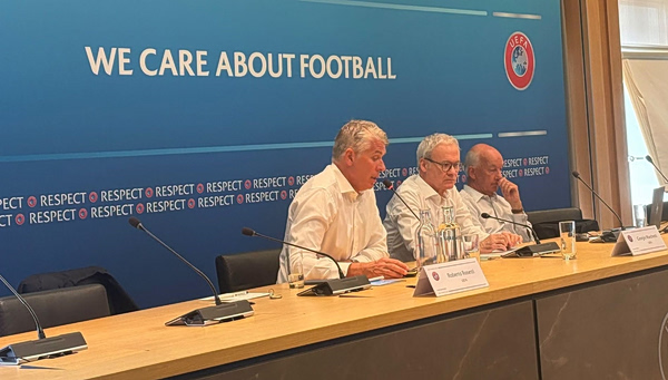 UEFA: Λιγότερο VAR ζήτησε ο Ροσέτι από τους αρχιδιαιτητές των κορυφαίων πρωταθλημάτων
