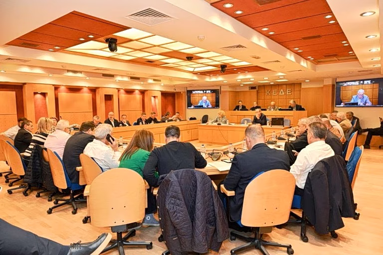 Το ΔΣ της ΚΕΔΕ ενέκρινε την κατανομή 5.537 θέσεων του Προγράμματος Απασχόλησης 55+ της ΔΥΠΑ στους Δήμους
