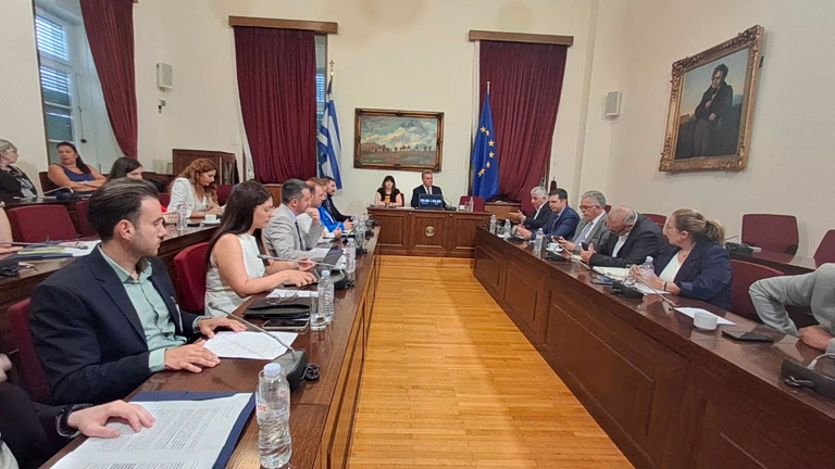 Η ΚΕΔΕ στη Βουλή ενθαρρύνει την συμμετοχή των νέων στη δημόσια δίοικηση