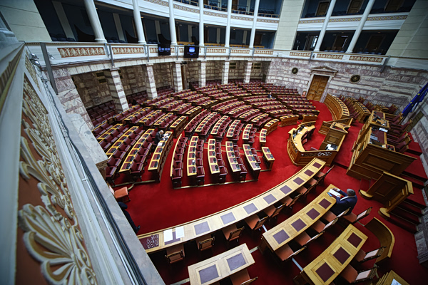Βουλή: Οι ανακατατάξεις στον χάρτη του Κοινοβουλίου – Οι ανατροπές και η «νέα» πολιτική δύναμη