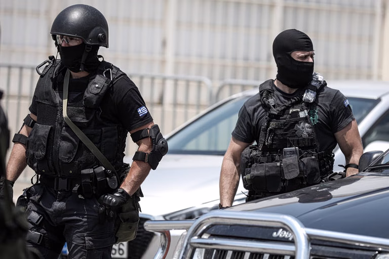 Ζεφύρι: Εξαρθρώθηκε «οικογενειακή επιχείρηση» τηλεφωνικών απατών με λεία αξίας άνω των 1,6 εκατ. ευρώ