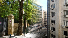 Πώς σχεδιασμός και κουλτούρα κάνουν τις ελληνικές πόλεις πιο ζεστές – Τι λέει η Πρέσβειρα του Ευρωπαϊκού Κλιματικού Συμφώνου